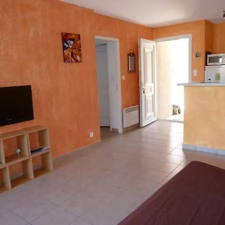 Apartment T3 En Rdj Pour 6 Pers Dans Avec Piscine *